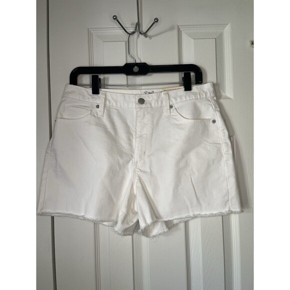 Universal Threads White High Rise MIDI Shorts New Size 10 - Picture 1 of 7